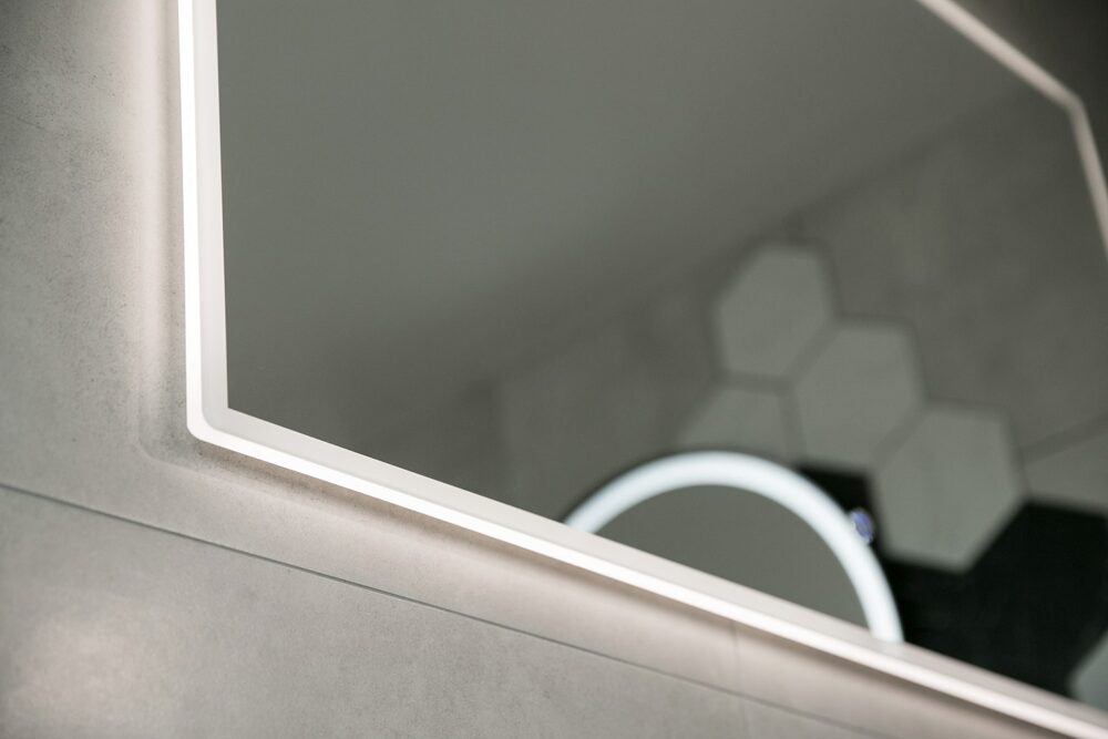 ARUVO™ BRILLANCE Mirror w/ Acrylic Frame Diffused LED Light & Demister 1800mm | ARLED1800 - Image 3