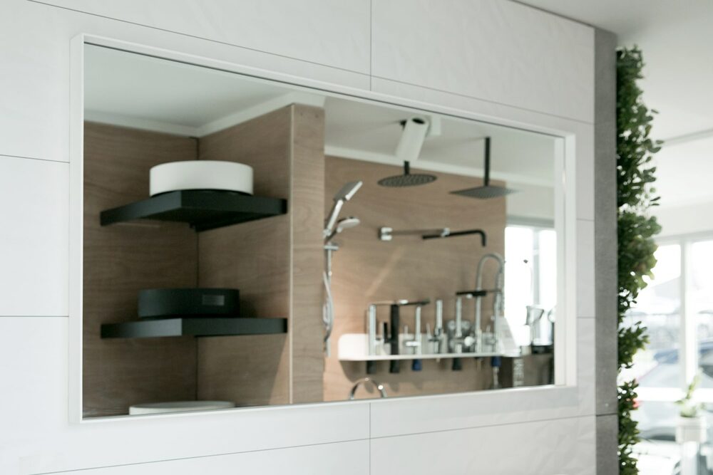 ARUVO™ PURITY Composite Stone Framed Rectangle Mirror 1500mm - Image 3