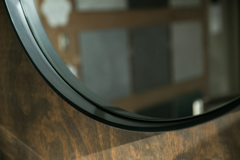 ARUVO™ PURITY Composite Stone Framed Round Mirror 850mm - Image 7