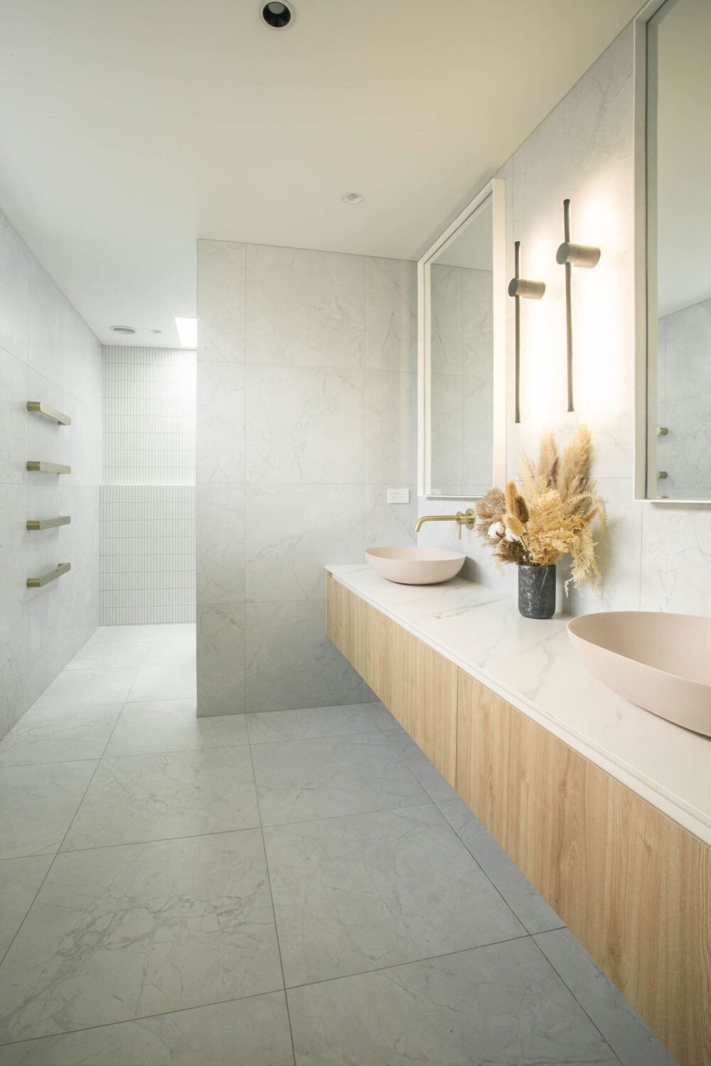 Timeless Vanilla Satin 600x600 | YQI6P750 - Image 3