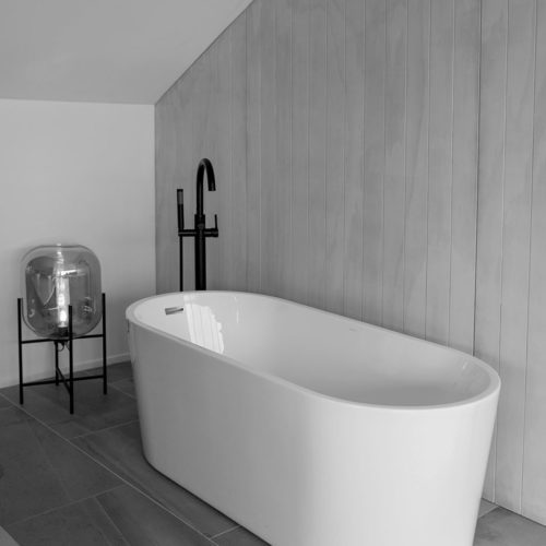 ARUVO™ ALEXA Acrylic Freestanding Bath L1700mm | Gloss White