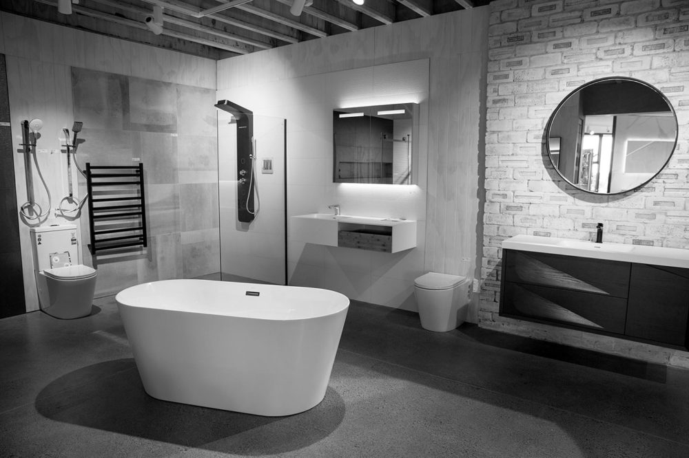 ARUVO™ MILA Acrylic Freestanding Bath L1700mm | Gloss White - Image 2
