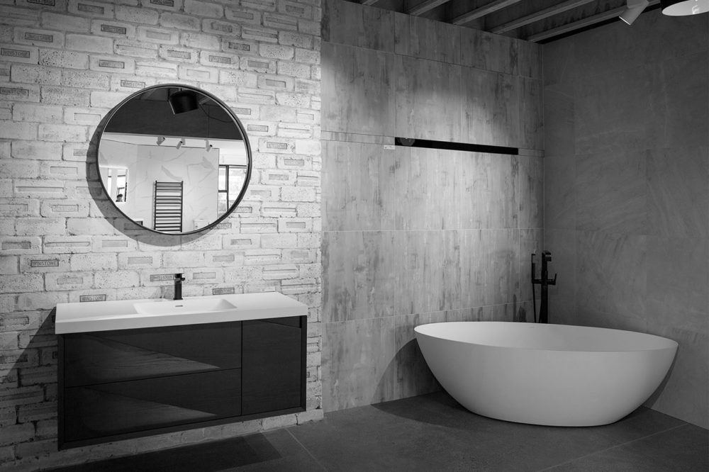ARUVO™ SKYLAR Composite Stone Freestanding Bath L1700mm - Image 4