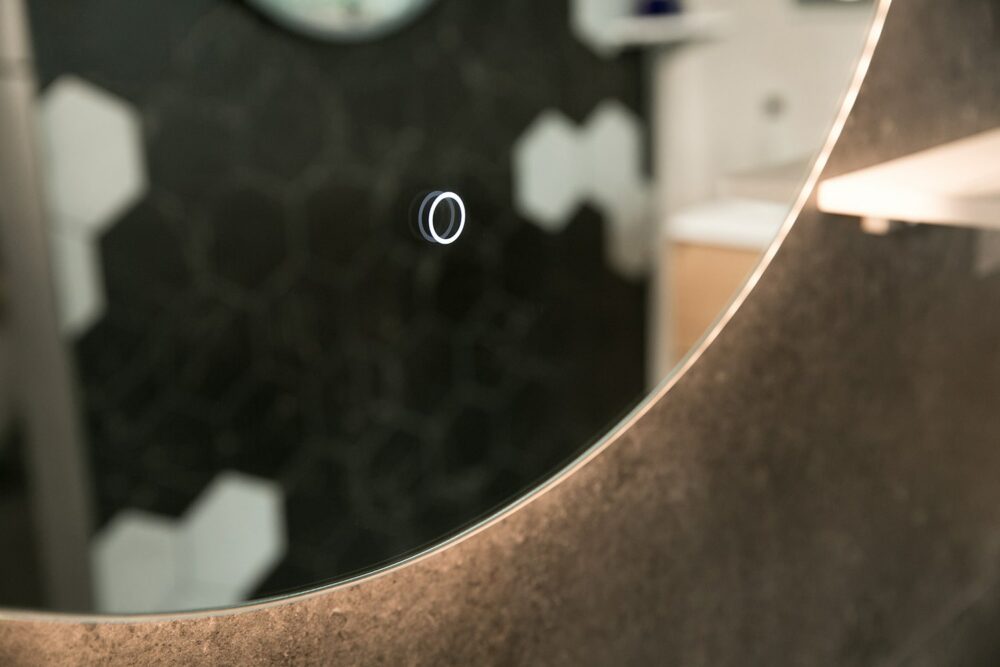 ARUVO™ AMBIANCE Frameless Backlit Round Mirror w/ Led Light & Demister - Image 6