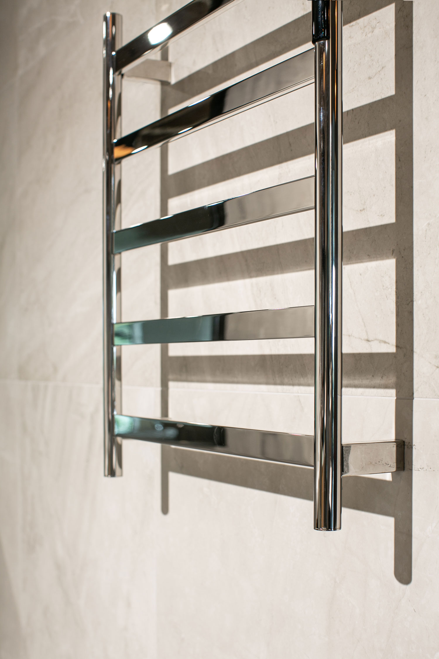 ARUVO® AMAIA Innovative Heated Towel Rail 5 Bar with Timer and Temperature Setting | Chrome - Image 3