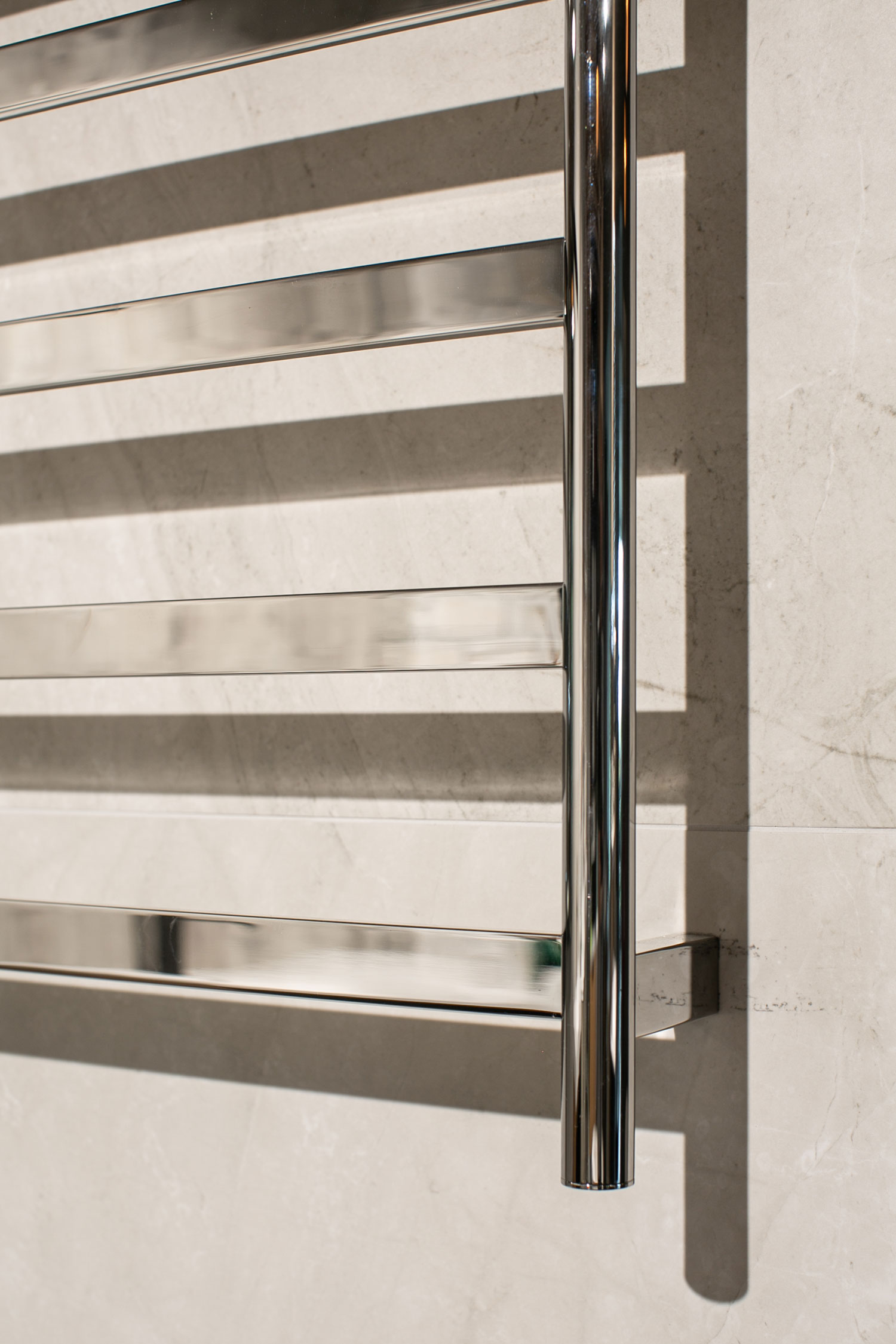 ARUVO® AMAIA Innovative Heated Towel Rail 5 Bar with Timer and Temperature Setting | Chrome - Image 4