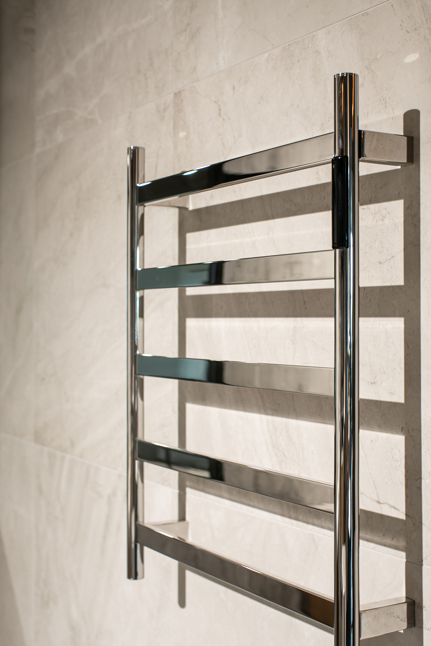 ARUVO® AMAIA Innovative Heated Towel Rail 5 Bar with Timer and Temperature Setting | Chrome - Image 5