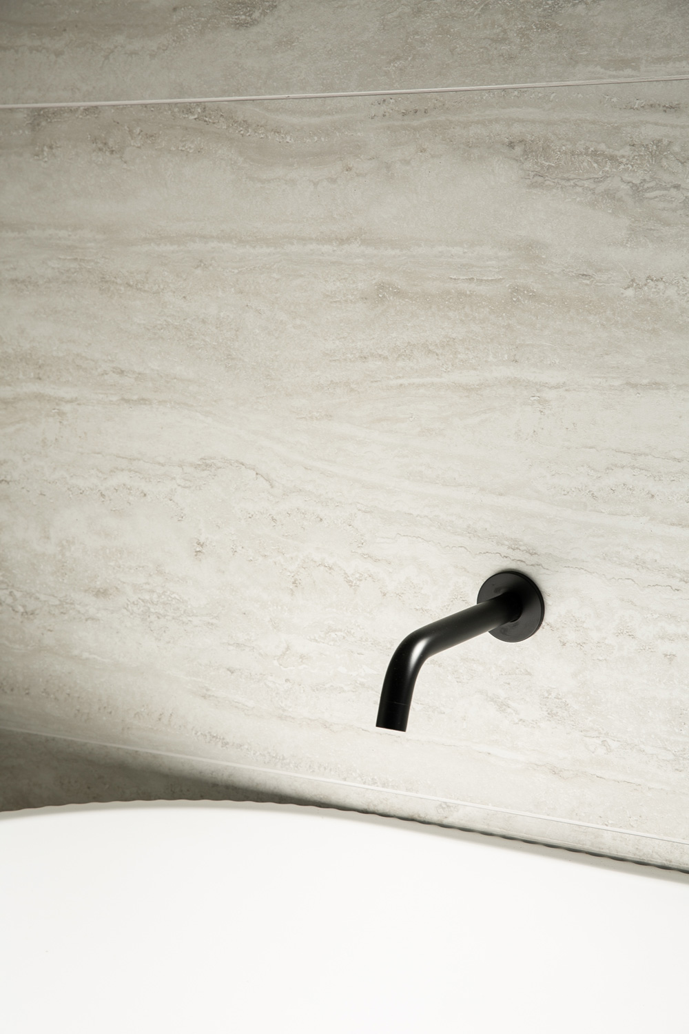 ARUVO® VENTRO Basin/Bath Spout | Matte Black - Image 3