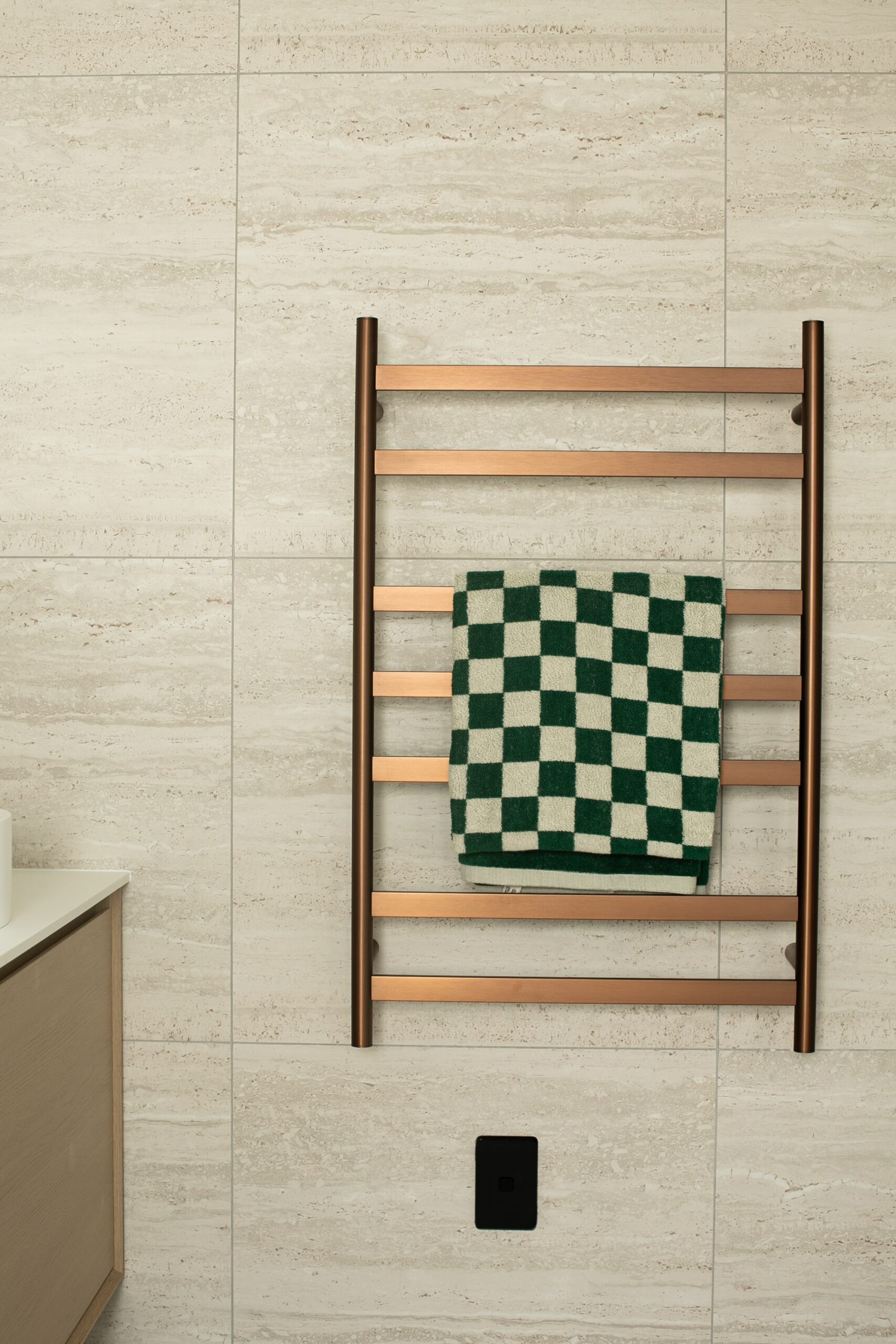 ARUVO® COSMO Heated Towel Rail 7 Bar W550 | Brushed Bronze - Image 2