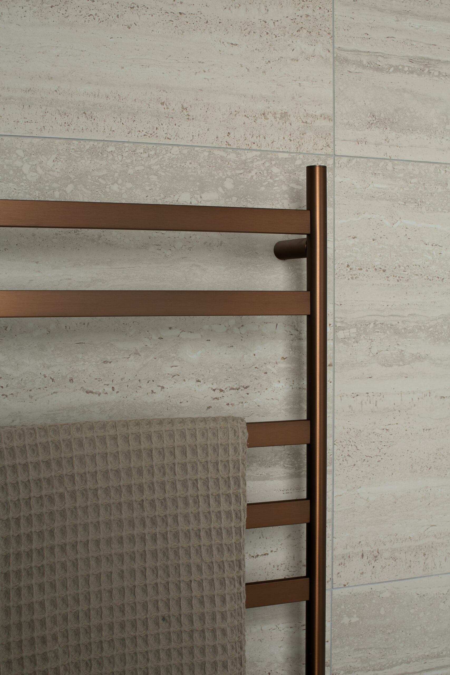 ARUVO® COSMO Heated Towel Rail 7 Bar W550 | Brushed Bronze - Image 4